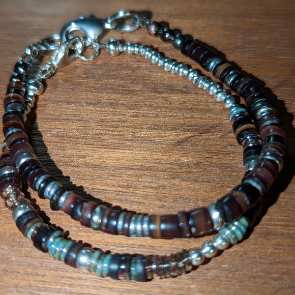 Handmade shell beaded bracelet - Picture 5 of 10